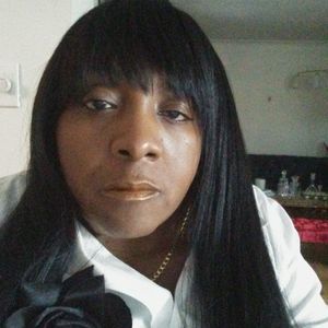 Meet your Posher, Claudia